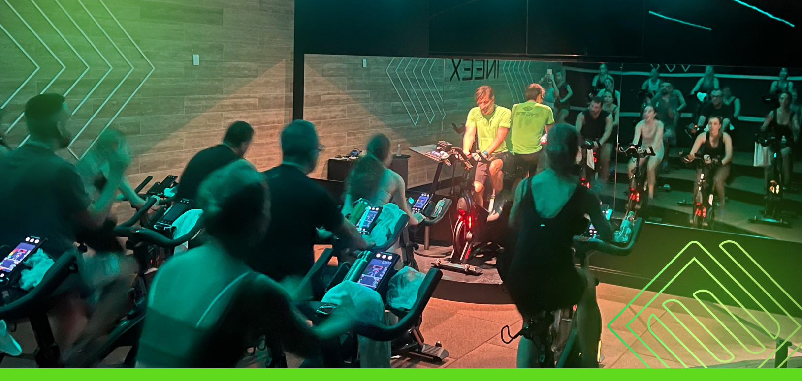 Estúdio de Bike Indoor: Energia, Inovação e Experiência Completa na INEEX